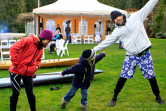 Family of paddlers